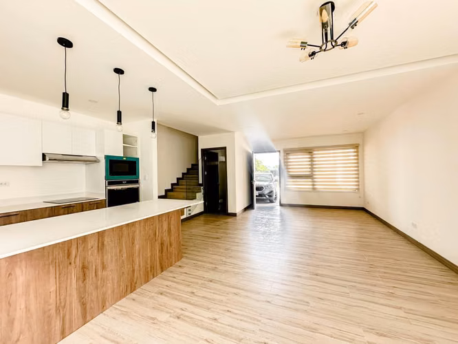 ALQUILER DE CASA EN CONDOMINIO EN SANTA ANA*