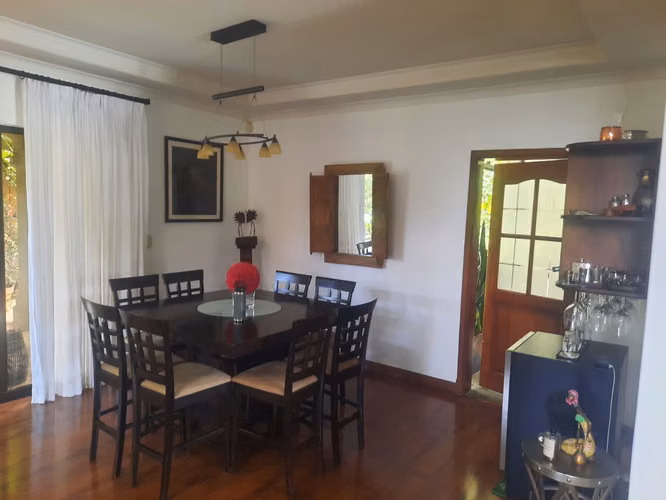 ALQUILER DE CASA EN CONDOMINIO PUERTA DE HIERRO*
