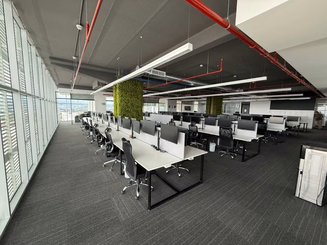 ALQUILER RORMOSHER OFICINAS PREMIUM EN EDIFICIO TORRE CORDILLERA - Imagen 13