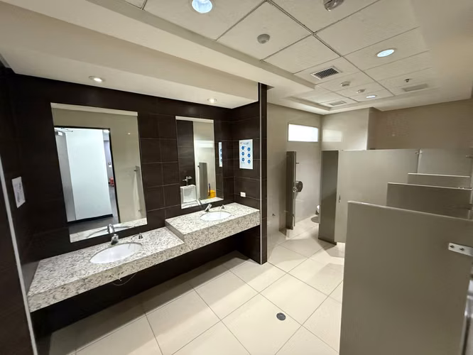 ALQUILER RORMOSHER OFICINAS PREMIUM EN EDIFICIO TORRE CORDILLERA - Imagen 5