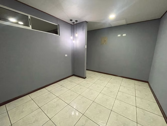 Se alquila estudio Ejecutivo en Desamparados. - Imagen 4