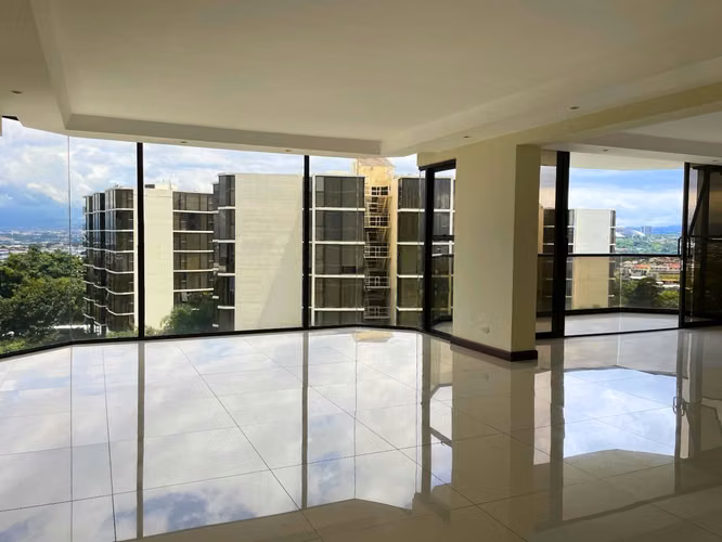 SPACIOUS APARTMENT FOR SALE IN ALTOS DE MARBELLA WITH PANORAMIC VIEWS