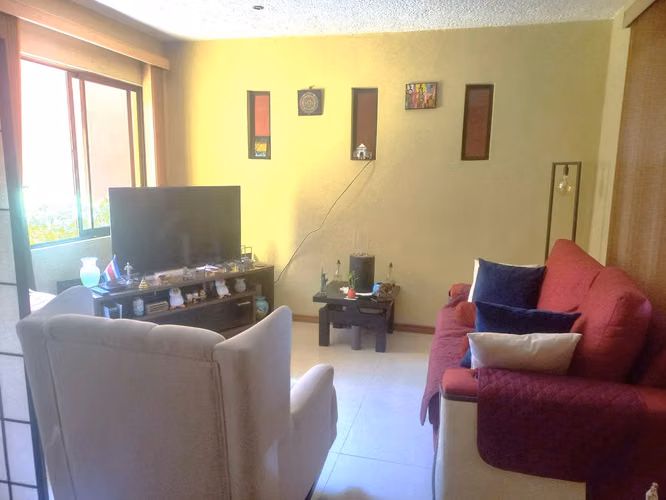¡Casa en Venta en Guadalupe! ¡5 habitaciones + patio! Inversión familiar con apartamento - Imagen 5
