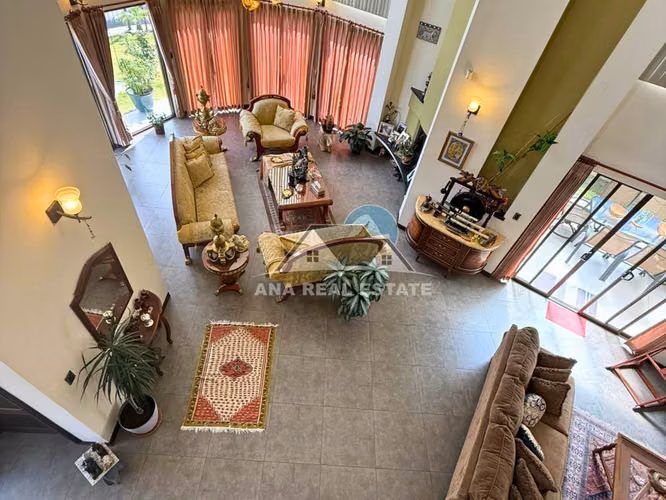Casa esquinera 630 m² con 4 suites en Ayarco Sur | US$650.000 - Imagen 7