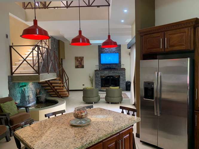 Venta de Hermosa casa en las montañas de San Rafael de Heredia, Residencial - Imagen 5