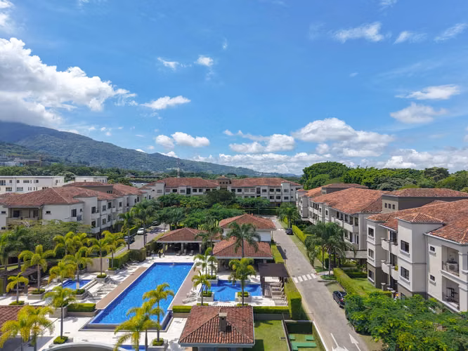 SE VENDE HERMOSO Y AMPLIO APTO EN CONDOMINIO MONTESOL SANTA ANA