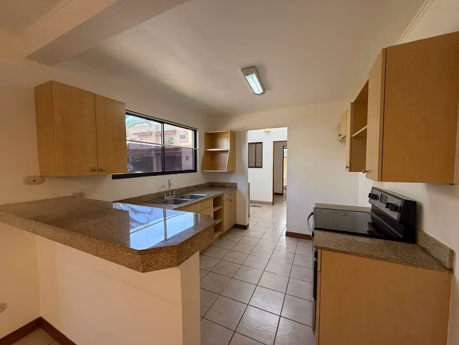 ALQUILER DE CASA EN CONDOMINIO FUERTE VENTURA, POZOS SANTA ANA* - Imagen 4