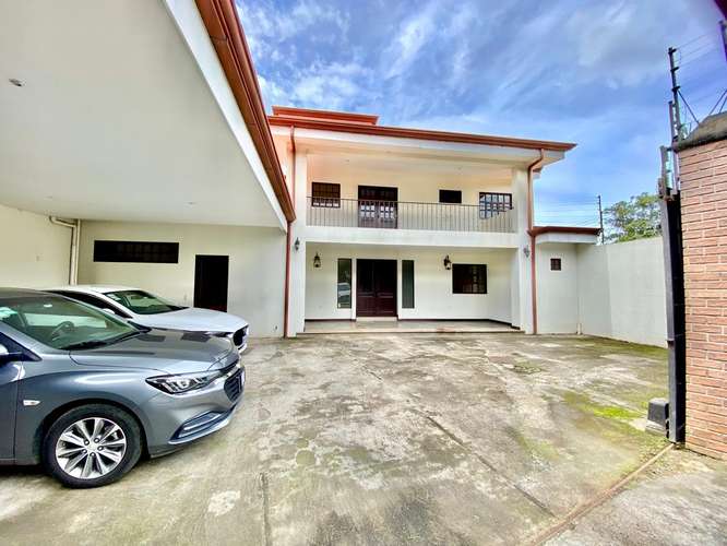 Venta de casa amplia, en Santo Domingo. 5870 - Imagen 5