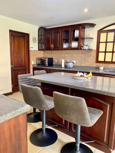 Venta de casa amplia, en Santo Domingo. 5870 - Imagen 3