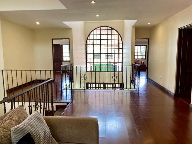 Venta de casa amplia, en Santo Domingo. 5870 - Imagen 8