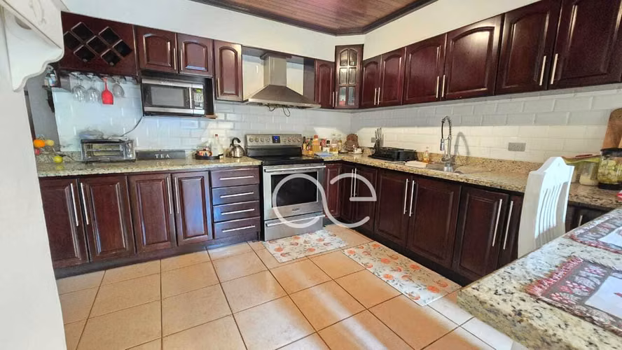 AE ARQUITECTURA | VENTA DE CASA GUAYABOS CURRIDABAT AE 1241