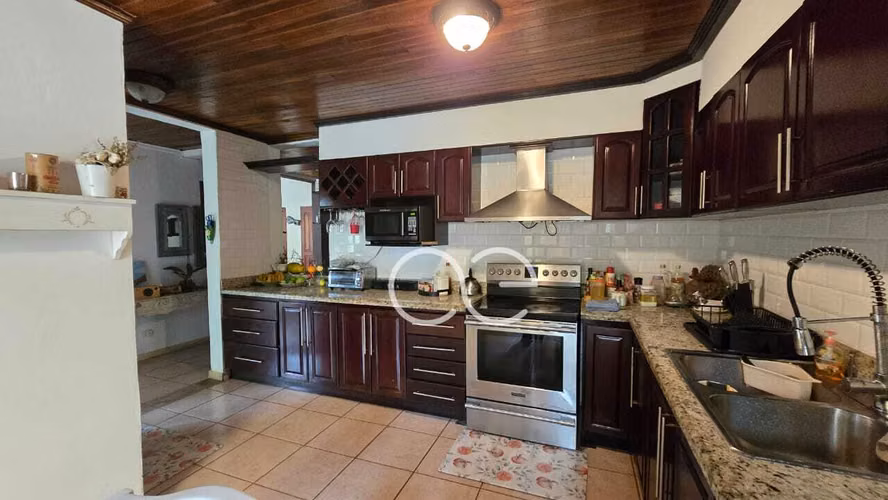 AE ARQUITECTURA | VENTA DE CASA GUAYABOS CURRIDABAT AE 1241