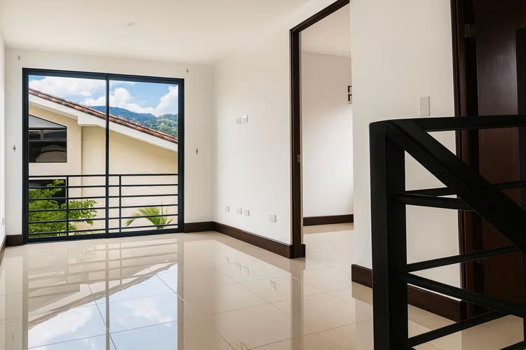 ALQUILER DE CASA EN PARQUES DEL SOL - Imagen 3