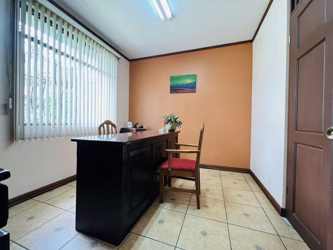 Venta de Edificio de dos plantas en Cartago cerca del Automercado
