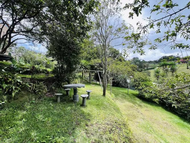 Venta de Finca en Birristo de Paraiso de Cartago