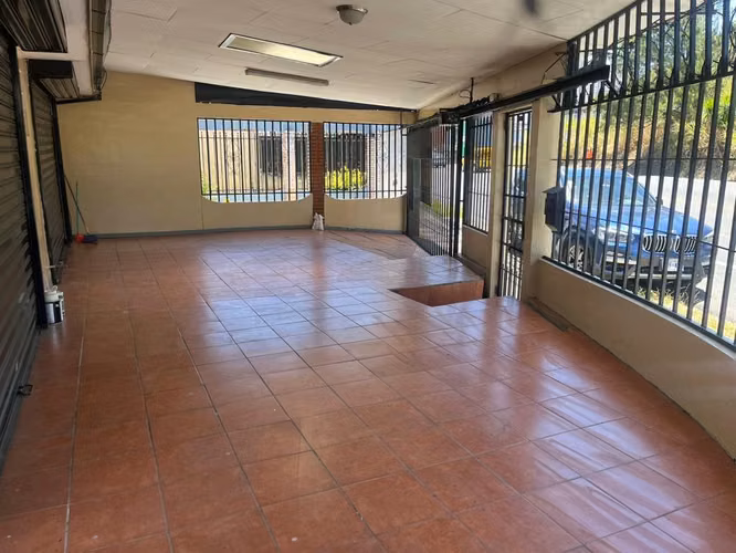 San Francisco de Dos Ríos | negotiation · Corner Property with 2 Commercial Units · Mixed Use