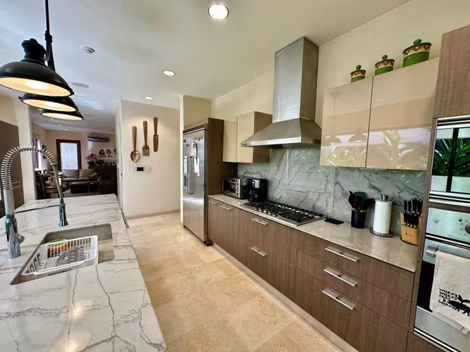 Residencia Mediterránea de Lujo en Venta en Santa Ana