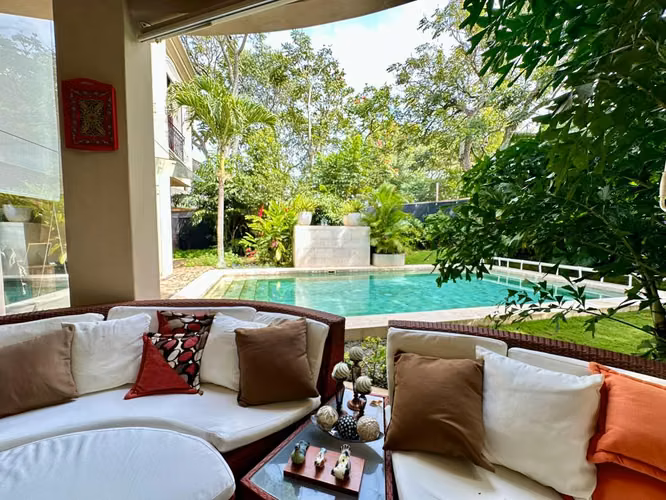 Residencia Mediterránea de Lujo en Venta en Santa Ana