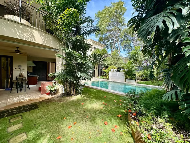 Residencia Mediterránea de Lujo en Venta en Santa Ana