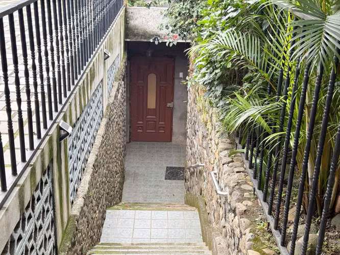 Casa Estilo Europeo con Loft Moderno en San Rafael de Escazú