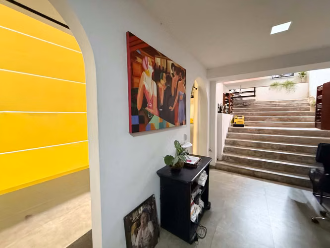 Casa Estilo Europeo con Loft Moderno en San Rafael de Escazú