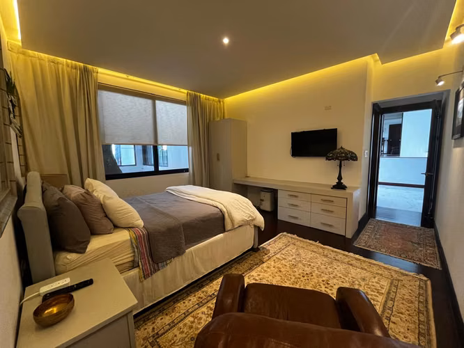 Oasis de lujo, moderna, luminosa y contemporánea con vistas espectaculares