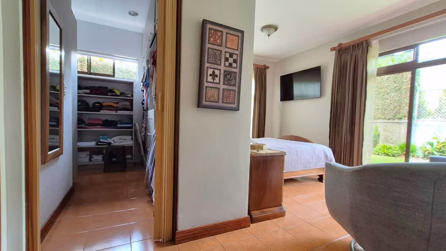 Venta de casa en San Rafael de Coronado
