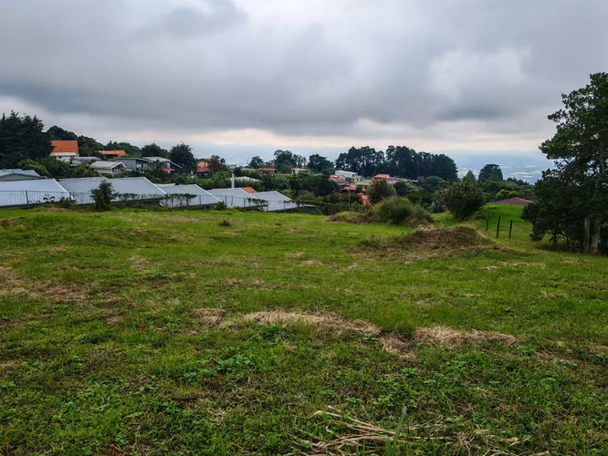 SE VENDE LOTE EN SAN JOSE DE MONTAÑA BARVA DE HEREDIA - Imagen 4