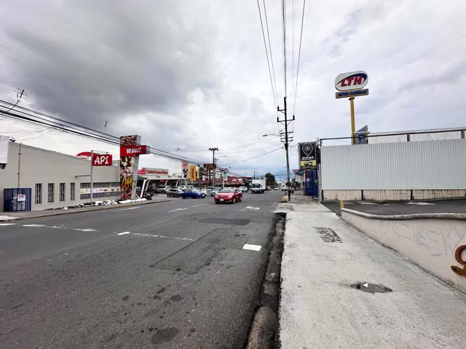 Venta de plaza comercial en Heredia Centro