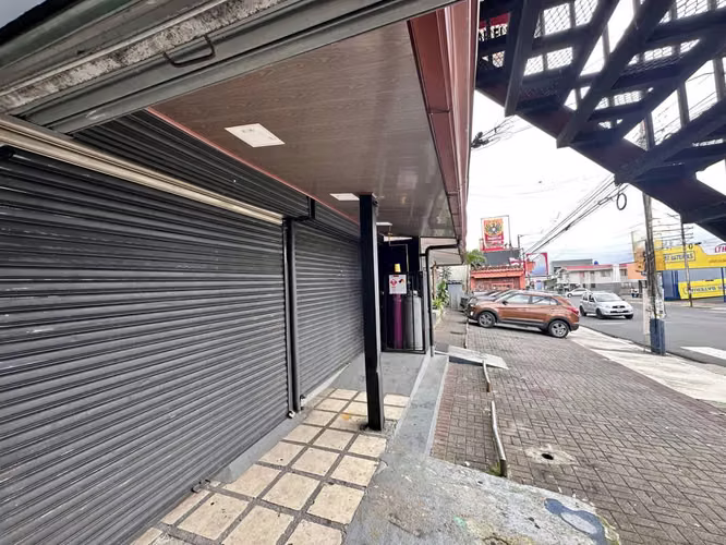 Venta de plaza comercial en Heredia Centro