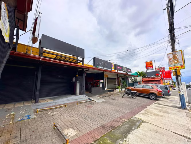Venta de plaza comercial en Heredia Centro