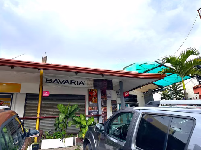 Venta de plaza comercial en Heredia Centro
