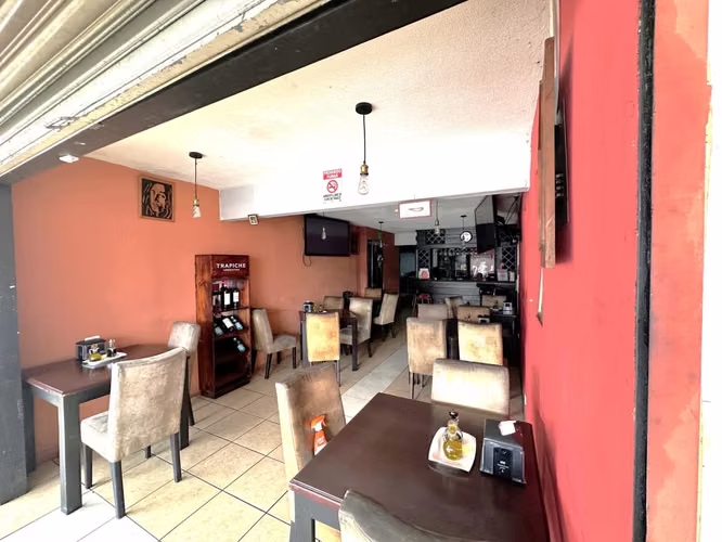 Venta de plaza comercial en Heredia Centro
