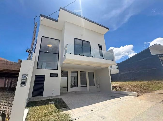 id 41073 Hermosa casa en Condominio de lujo para estrenar