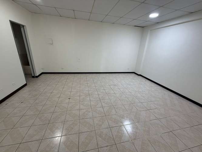Alquiler de locales en Sabana Oeste - Imagen 8