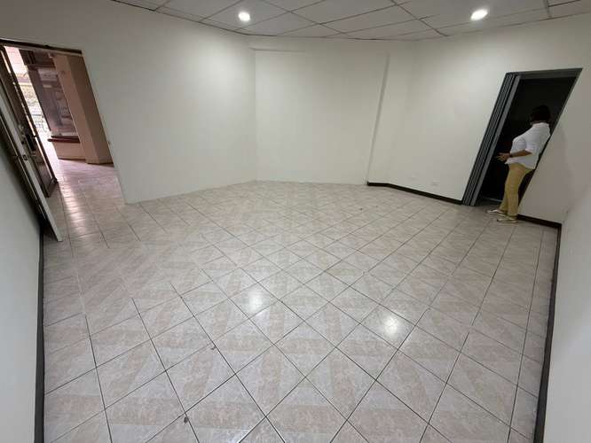Alquiler de locales en Sabana Oeste - Imagen 3