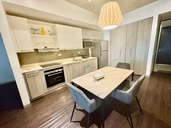SANTA ANA CENTRO! MODERNO APARTAMENTO STUDIO AMOBLADO DE 1HAB/1BAÑO/TERRAZA Y JARDIN
