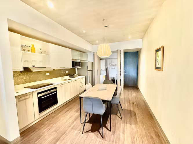 SANTA ANA CENTRO! MODERNO APARTAMENTO STUDIO AMOBLADO DE 1HAB/1BAÑO/TERRAZA Y JARDIN