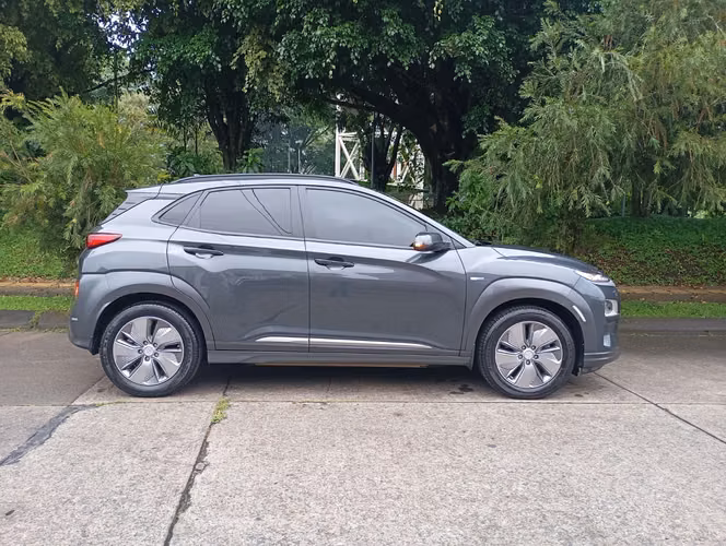 HYUNDAI KONA GL 2021