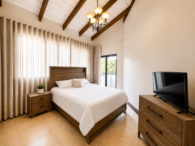 Venta Casa de Lujo - Hacienda Los Reyes, La Guácima | Piscina Privada
