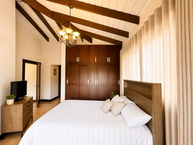 Venta Casa de Lujo - Hacienda Los Reyes, La Guácima | Piscina Privada