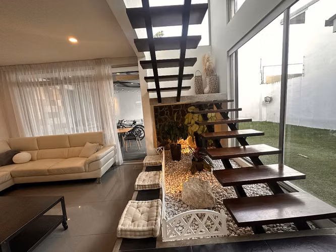 Venta de casa en condominio Sabanilla #40807