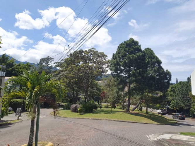 Bello lote en Altos del Horizonte entre Escazu y Rohrmoser - Imagen 17