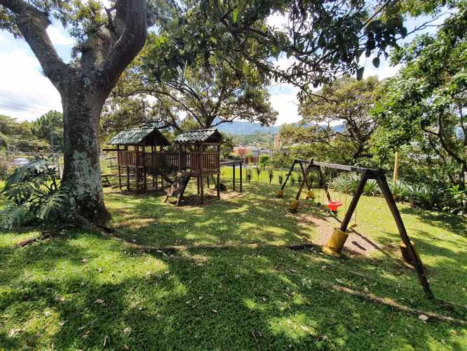 Bello lote en Altos del Horizonte entre Escazu y Rohrmoser - Imagen 18