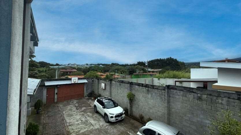 Venta de casa con Amplio Jardín y Vista Panorámica - Imagen 12