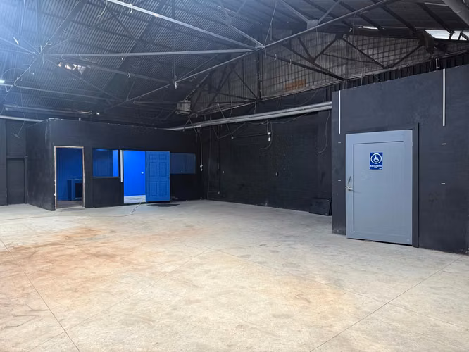 SE ALQUILA BODEGA CENTRO TIBAS