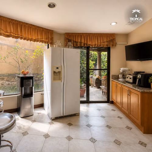 Casas en San Rafael | Casa de Lujo en Condominio con Vista Panorámica en Jaboncillos, Escazú
