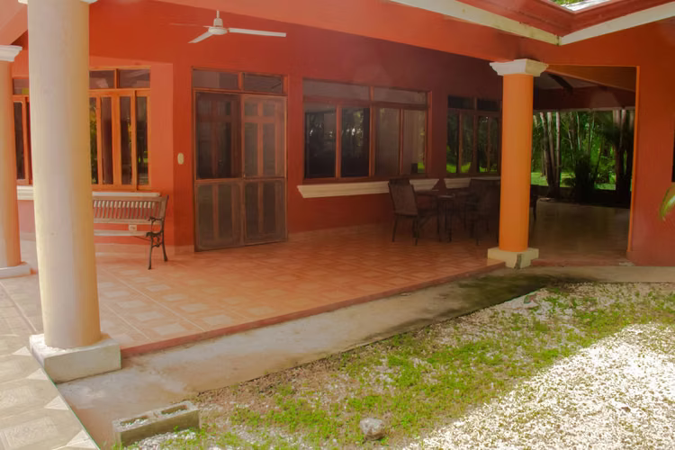 Casa con Piscina Privada y Casa de Huéspedes – Playa Potrero - Imagen 18