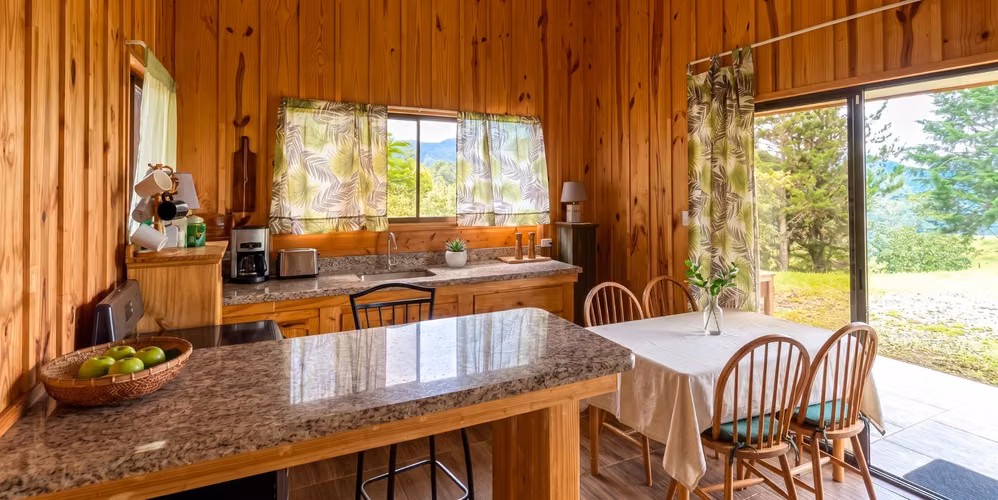 Cabaña en Venta con Terreno Amplio en Orosi de Cartago con Vistas