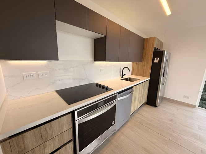 ALQUILER DE APARTAMENTO EN AVENIDA ESCAZÚ*